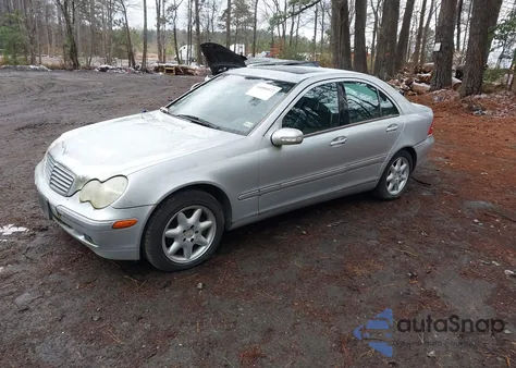 2001 Mercedes-Benz C 320 z USA, uszkodzony, nr VIN WDBRF64J31F035348